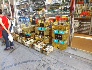 Τουρκία: Δραματική πτώση της τουρκικής λίρας - Άδεια τα μαγαζιά